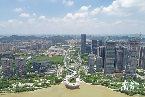 图为顺德金凤凰广场.戴嘉信摄