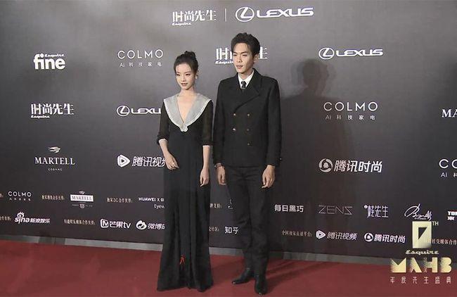 张若昀和李庚希出席时尚活动离开了精修图后这颜值真实存在