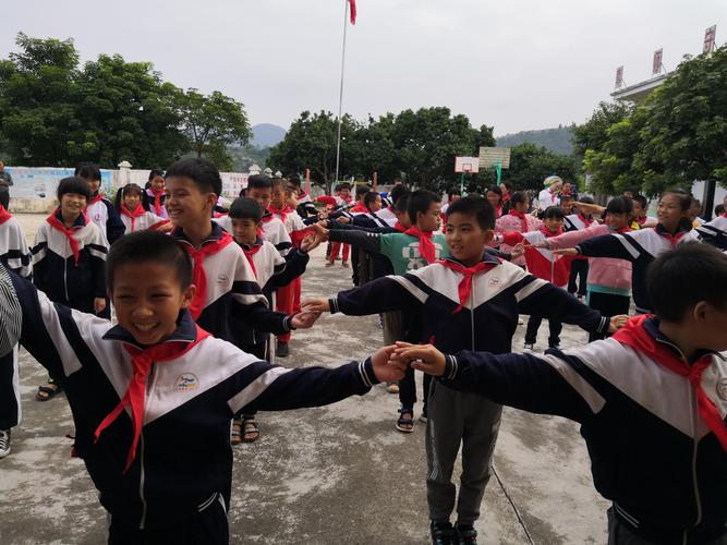 党建活动暖人心 送课帮扶传真情——郁南县西江实验学校送课下乡暨党