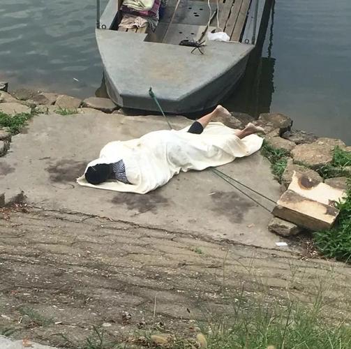 白云湖惊现浮尸死者为女性附视频