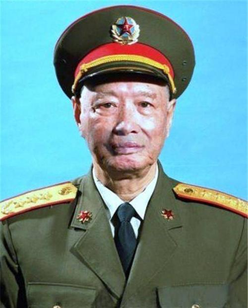 1985年3月,国务院和中央军委决定委派张震将军负责创办国防大学.