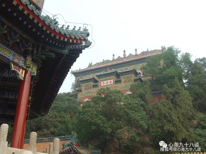 从眼花缭乱的极乐世界到满目荒芜的万佛楼遗址北京北海公园小西天