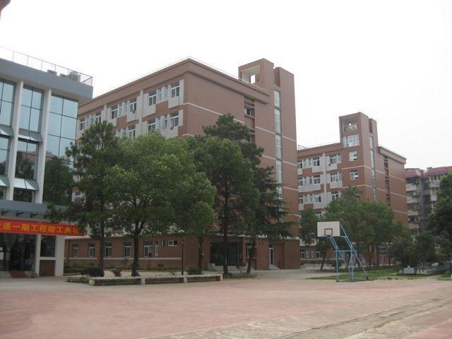 湖北青年职业学院