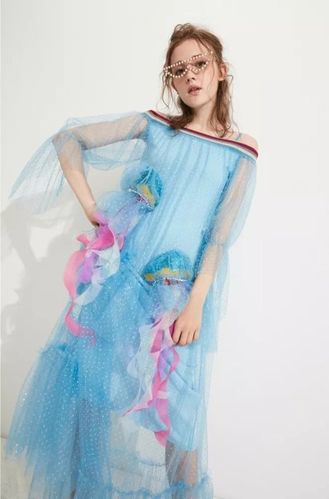 mikibana米可芭娜女装2019夏季新款服饰系列(1/6)