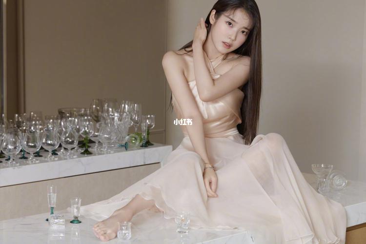 40#iu头像横屏壁纸_李知恩_壁纸_头像_iu_素材_素材