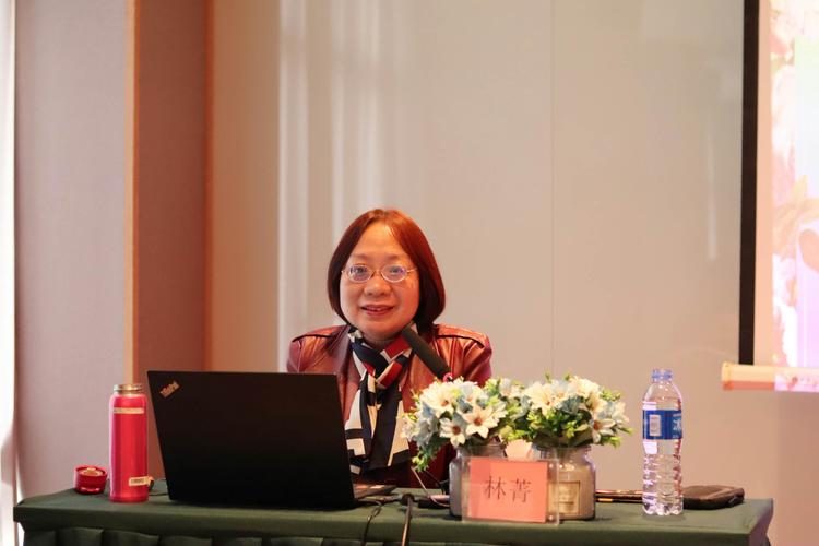 专业能力提升培训 写美篇                     专家简介      林菁