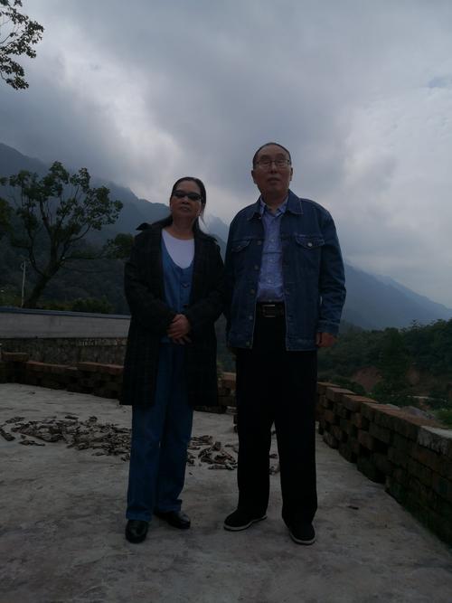 我们前往井岗山贺子珍故居,参观游览贺子珍故居展览馆,了解贺子珍生平