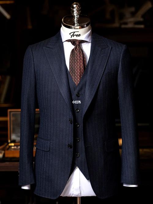 藏蓝色西装一直都很受欢迎哦93