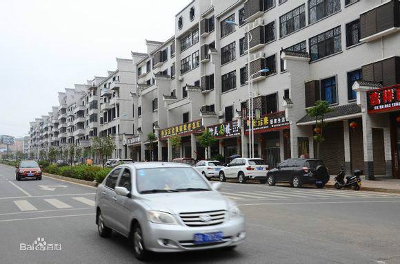 全市涌现,按照统一徽派风格规划设计的白兔潭镇玄武大道就是其中之一