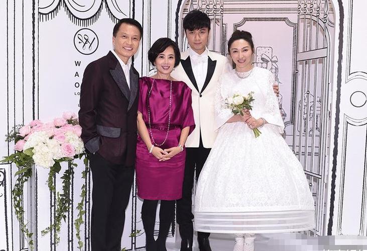 原创古巨基52岁妻子产下头胎,"老来得子"属实不易,网友:勇气可嘉