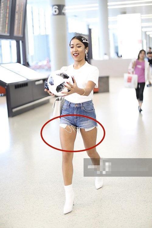 吉克隽逸够狠!穿短裤却没刮那里的毛!网友:这毛不扎吗