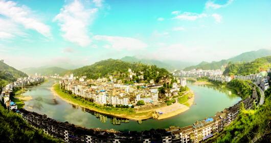 从江县城全景.                       吴德军 摄