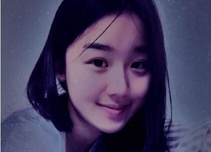 孟非女儿留学近照长发清丽可人盘点小苹果私房美拍图