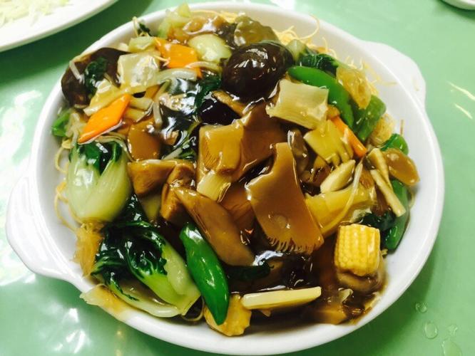 罗汉斋炒面 $74