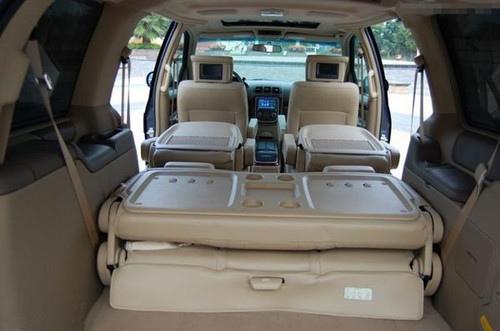 别克gl8空间确实很棒,内饰很豪华,但是这点让人不好受