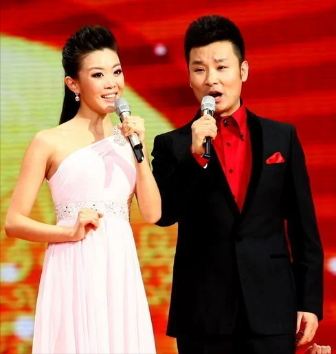 刘和刚闪婚世界小姐对父亲有愧疚成名后接四位老人一起住