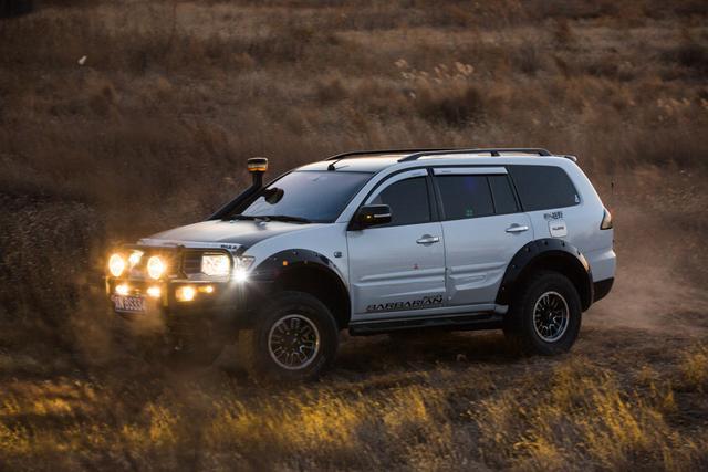 三菱帕杰罗劲畅野出新潮流,四辆车一起改装案例鉴赏