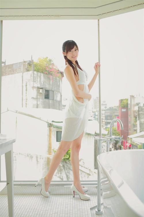 长腿女神queena性感高清美女图片