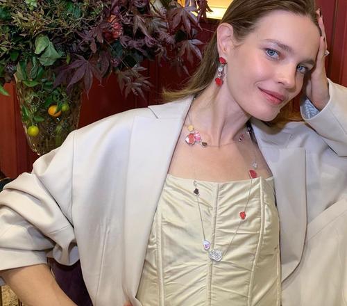 俄罗斯超模"水果娜"正式成为lvmh太子妃!跟灰姑娘学好感穿搭