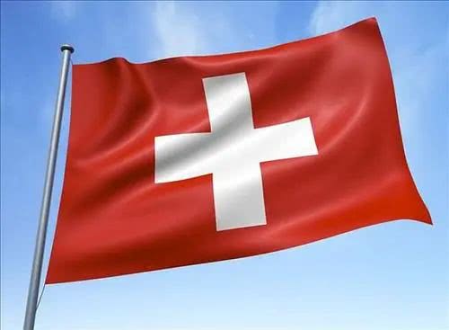 介绍瑞士国旗的手抄报 向国旗敬礼手抄报
