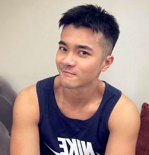 男生剪"小碎盖"短发很帅气,夏天留这4款发型,潮男气质