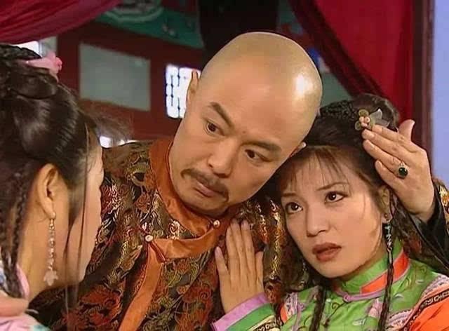 还珠格格里的皇阿玛更喜欢小燕子还是紫薇?
