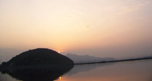 奉和一竹文斋 《七律·秋雨聚饮赤湖农家饭庄》 - 2010返老还童