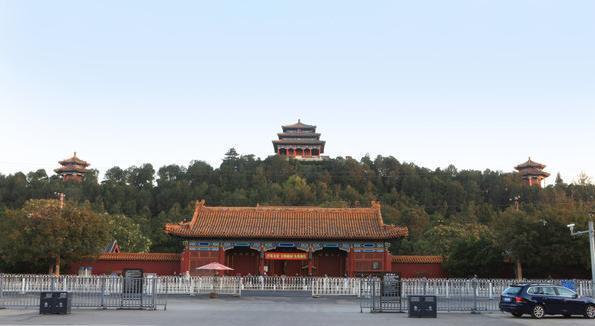  a target="_blank" href="/item/景山公园/63814" data-lemmaid="