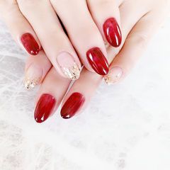 圆形红色晕染亮片新娘美甲图片