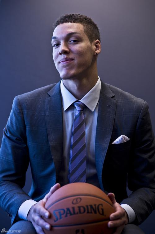 阿隆-戈登黑白酷照 支持   键翻阅图片 列表查看 2014.05.