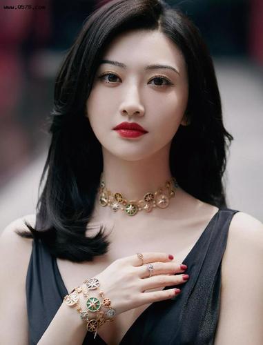 景甜的活动妆真美.真实不做作的宝藏女孩