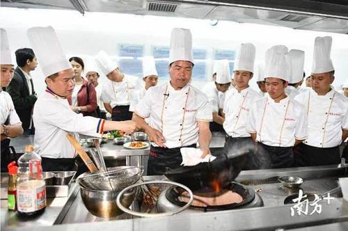 舌尖上的脱贫攻坚我校粤菜师傅对口帮扶创新举措登南方日报头版