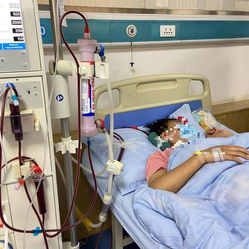 二,肾衰竭并发症:1,高血压:肾衰竭患者出现高血压的发生率非常高,通常