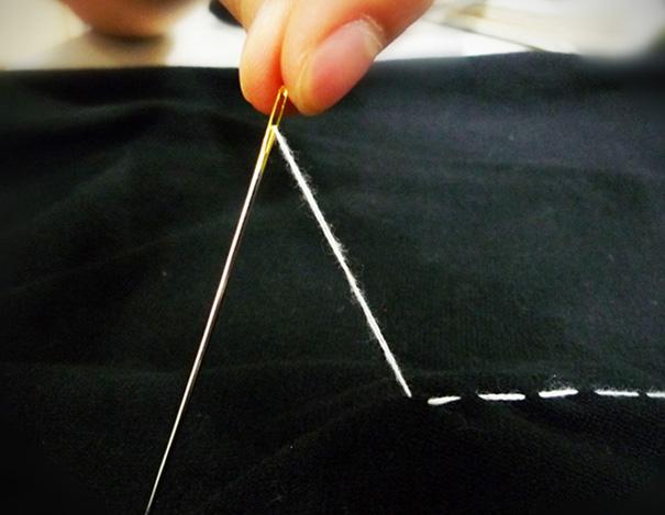 缝衣针,缝衣服使用的针,分不同尺寸大小.