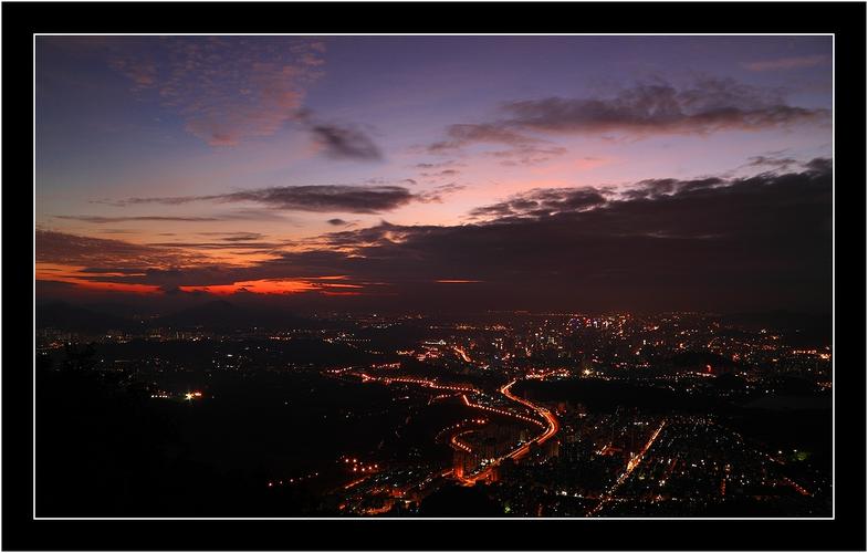 梧桐山上,那一抹夕阳