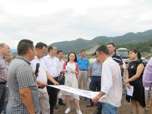 成都市经信委代表团莅临青川县竹园经济开发区考察