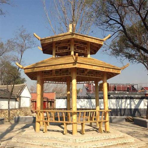 判别防腐木材能否高温碳化来判别防腐木真假:看看镶嵌处木头的横切面