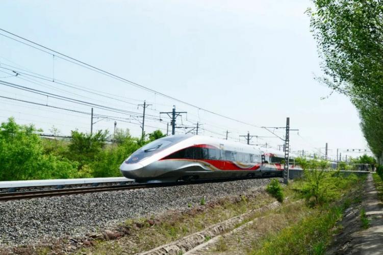 时速350公里新一批复兴号智能动车组在长春下线