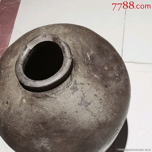 清代酒坛窑变老酒坛,尺寸高50cm口有残!低价惠友!