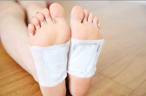 足贴可以治感冒吗