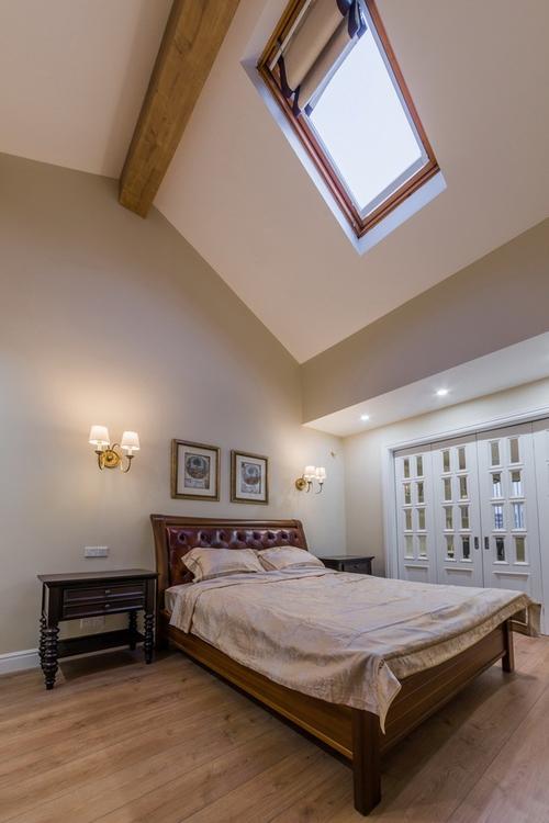 2014高挑斜顶卧室复式楼装修效果图