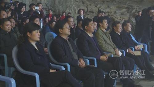 市委常委,宣传部长邓娟参加调研.