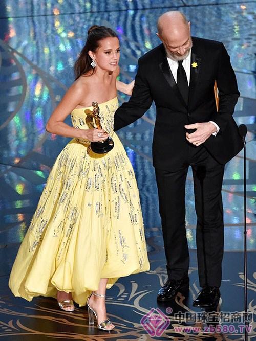 艾丽西卡·维坎德(alicia vikander)