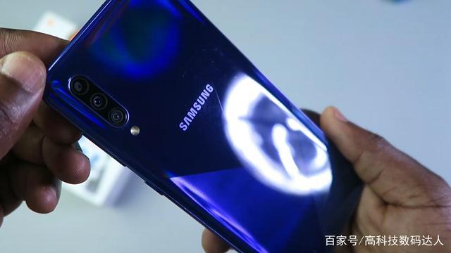 小米mi a3对比三星 a30s,不同芯片相同运存,谁更优秀?