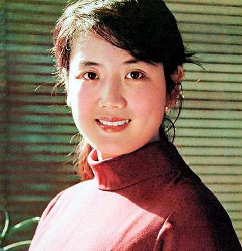 李秀明:北影三朵金花的小妹,卖薯片成富婆,晚年生活幸福惹人羡
