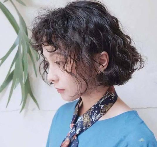 小卷蓬蓬头烫发