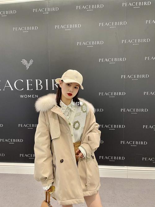 ootd/冬季穿搭/米色系派克穿搭_穿搭_冬季穿搭_米色_peacebird怎么样