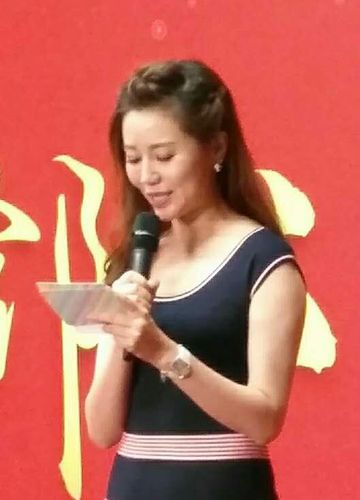 特邀嘉宾一上海电视台节目主持人王优嘉.