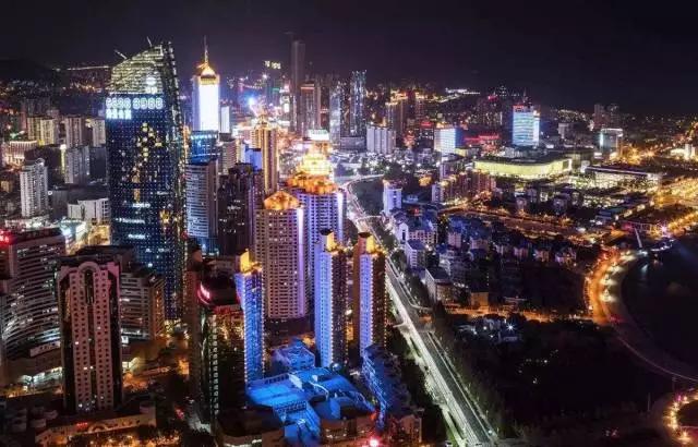 青岛说: 你喜欢待在大城市 我跟你说青岛有 市南区,市北区,李沧区