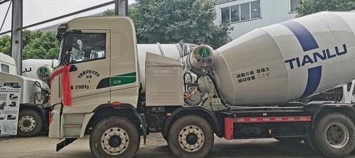 成都首批新能源混凝土搅拌车交付试用